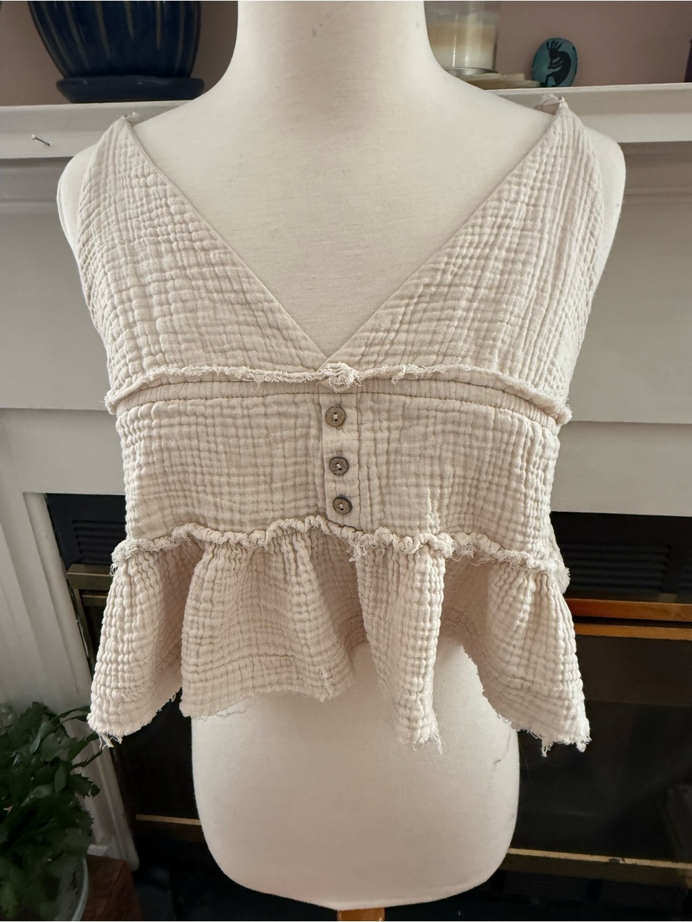 Ocean Drive Women's Cream Gauze Peplum V-Neck Crop Top size medium